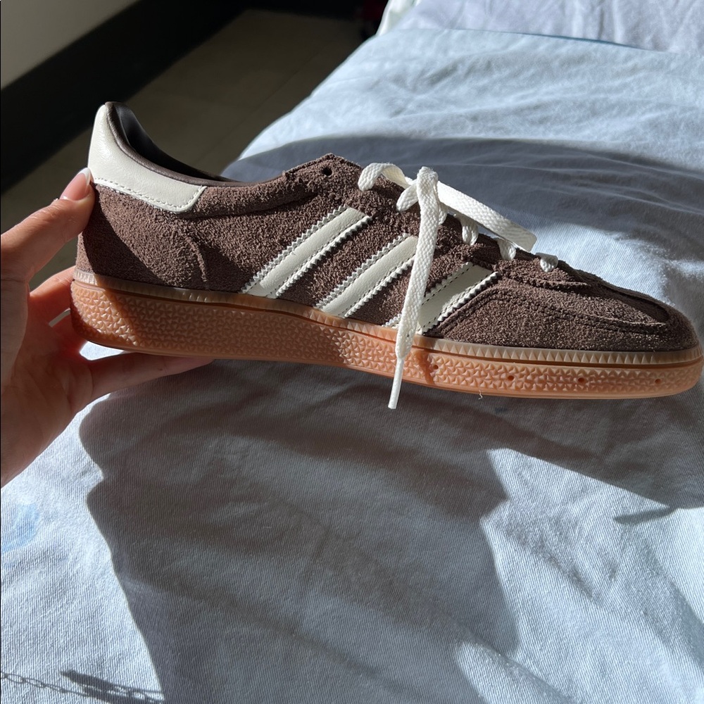 Adidas Women’s Mocha Brown Suede Sneakers, size 7.5 perfect for fall ☺️